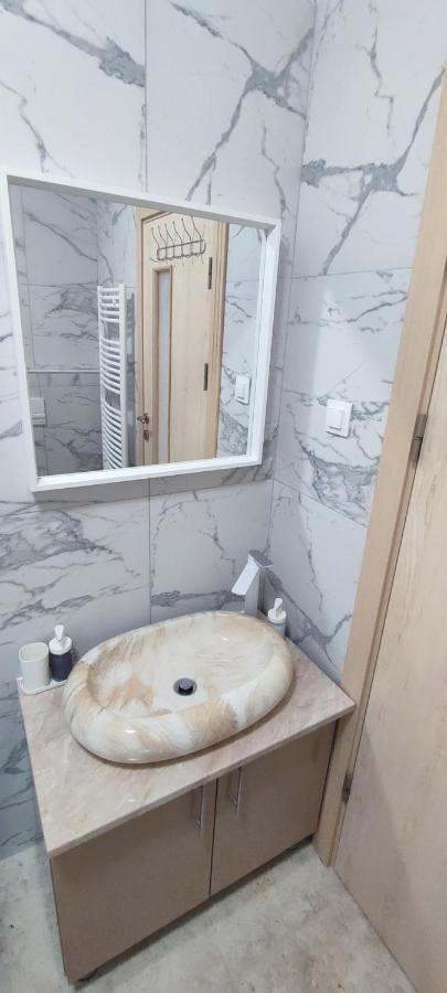 شقة Jacuzzi Belle View Sinaia-Free Parking المظهر الخارجي الصورة