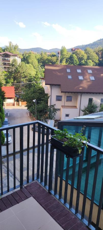 شقة Jacuzzi Belle View Sinaia-Free Parking المظهر الخارجي الصورة